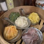 ワインと点心TUITUI - カラフル小籠包