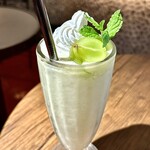 The TOWER TAVERN BAR & GRILL - シャインマスカットシェイク