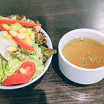 Revo 本店 - サラダとスープ