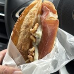 zacro - 車内で食べたバゲットサンド。イチオシ！絶対買います。