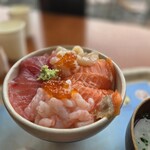 おさかな丼屋 とと丸食堂 - 