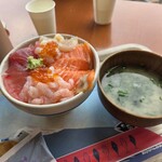 おさかな丼屋 とと丸食堂 - 
