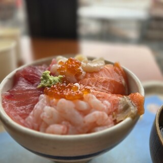 おさかな丼屋 とと丸食堂_1