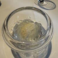 パトゥ - 1皿目
                    小かぶのムース、トマトジュレ
                    