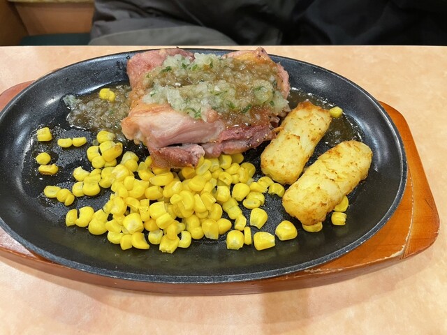 Saizeriya Ion Sapporo Motomachi Ten - Shindo Higashi/Family