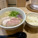 貝麺 あおみ - 貝出汁中華そば大1100円 小ライス
