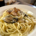 city cafe and space - 牡蠣のパスタ◆サラダ、ドリンク付き 1,650円