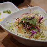 とんかつ成蔵 - サラダとピクルス！