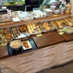 本格さぬきうどん　穂乃香 - 早い時間帯に行くと、トッピングも豊富　※2014年11月