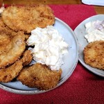 海路 - 雪姫ポークのヒレカツ、右が普通盛り、左が私のオードブル盛り