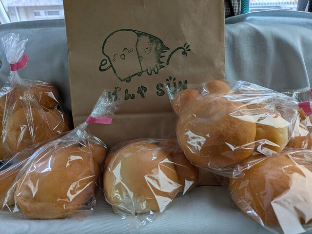 ぱんやさんさん専用 次の日でもやわらかくおいしいパンからは、季節の香りが 摂津本山の