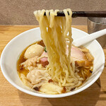 らぁめん鴇 - 麺は中太の手揉み麺