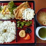 カフェ＆レストラン談話室 ニュートーキョー - 豚肉ロースの生姜焼き弁当