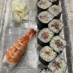 寿司と日本酒よってき - とろたく巻き520円×2＝1040円内、海老200円内