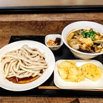 武蔵野うどん 澤村 - 肉茄子汁うどん、トッピングきのこ、かしわ/レンコン天ぷら