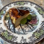 BROWNSTONE Tapas Bar GINZA - バスクチーズケーキ