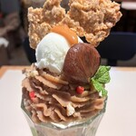 Art Gallery Cafe 茶々華 - 渋皮煮、マロンクリーム、塩ミルクアイス、塩キャラメルソース、ラズベリー、オートミールクッキー