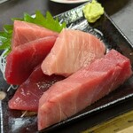 はなみち - 分厚く大きい（この値段でこの美味しさ各部位3種）