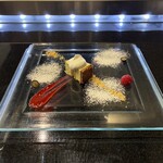 トシ・ヨロイヅカ 東京 - 