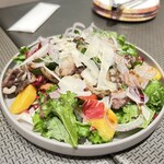 Mr.Porcino - 熱海の穴熊ロースの焼肉風インサラータ