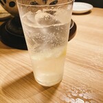 炭火焼肉 肉の匠 ひうち - 連れも飲み物(埼玉のレモンサワー)