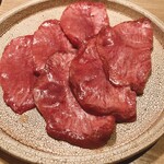 炭火焼肉 肉の匠 ひうち - 上タン塩
