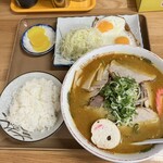 味の五十番 - もやし味噌カレーチャーシューラーメン定食(こってり)