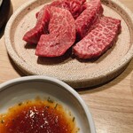 炭火焼肉 肉の匠 ひうち - おろしダレとお肉たち
