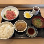 魚真 - 本マグロの中トロ定食
