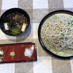 あき亀山のそば処 - 牛肉のつけつゆとざる蕎麦大盛り