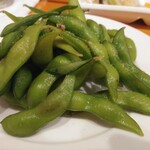 24時間 餃子酒場 - 枝豆330円