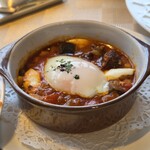 THE HIRAMATSU HOTELS&RESORTS - 卵料理
      カポナータとボロネーゼをあわせたようなもの