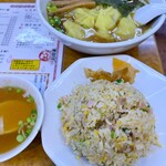 石狩亭 - 炒飯とワンタン麺