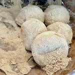 SUMOMO BAKERY - 料理写真:黄金のきな粉もちもちパン