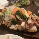 シュラスコ 肉寿司食べ放題 夜景肉バル サルーテジャポン - 