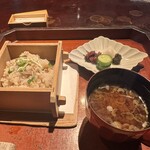 燈々庵 - 茸ご飯せいろ蒸し　舞茸　平茸　油揚げ　貝割れ菜