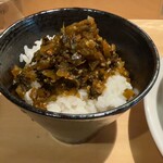 鶏白湯ラーメン ムツキ - 本場九州の味 高菜ごはん 税込180円（R7.6時点）