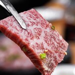 ライブ焼肉 てんぐ 千日前店 - くっとーと（@kuttoto.gourmet）／撮影