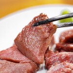 ライブ焼肉 てんぐ - くっとーと（@kuttoto.gourmet）／撮影