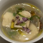 restaurant.m - ・松茸の洋風茶碗蒸し
                                　松茸たっぷり。銀杏美味しい。
                                　優しい味でこれから運ばれてくる料理が
                                　楽しみになる