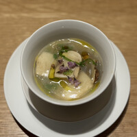 restaurant.m - ・松茸の洋風茶碗蒸し
                    　松茸たっぷり。銀杏美味しい。
                    　優しい味でこれから運ばれてくる料理が
                    　楽しみになる