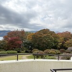 山のホテル ラウンジ・バー - 庭園と芦ノ湖2