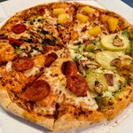 ドミノピザ - 料理写真:クワトロ・ハッピー  Ｌサイズ  1,740円
1.トロピカル 
2.ジェノベーゼ 
3.アメリカン 
4.マルゲリータ