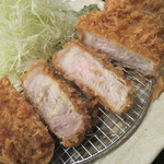 とんかつ いわい - 厚切りロースかつ断面（2014/11撮影）