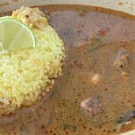 POLKIRI BAR - スリランカチキンカレーはこんな感じ