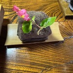 田舎料理おかりば - おしぼりもセンスの良い〝盛り付け〟｡