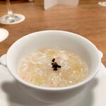 天外天 - ●ズワイ蟹とフカヒレの淡雪スープ トリュフの香りを添えて