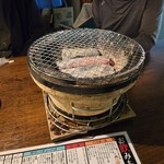 ホルモンさわ - 炭火焼きになります～！
