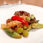 天外天 - ●黒毛和牛と銀杏、アスパラガスのオイスターソース炒め