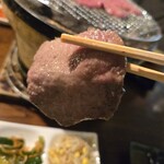 ホルモンさわ - 柔らかくて厚みがすごいでしょう～！